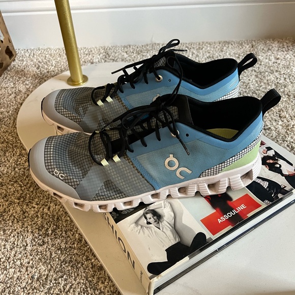 On Running x Shift Cloudtec Helion Blue and Gray Shoes - Picture 4 of 9